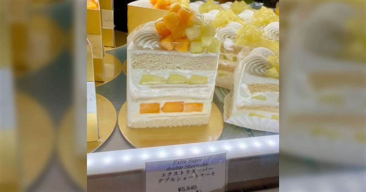 東京のケーキ、ワンカット6,000円で衝撃「だれが考えたんだ、こんな小学生の考えた必殺技みたいな名前」「サイズもデカいんよ」 - Togetter