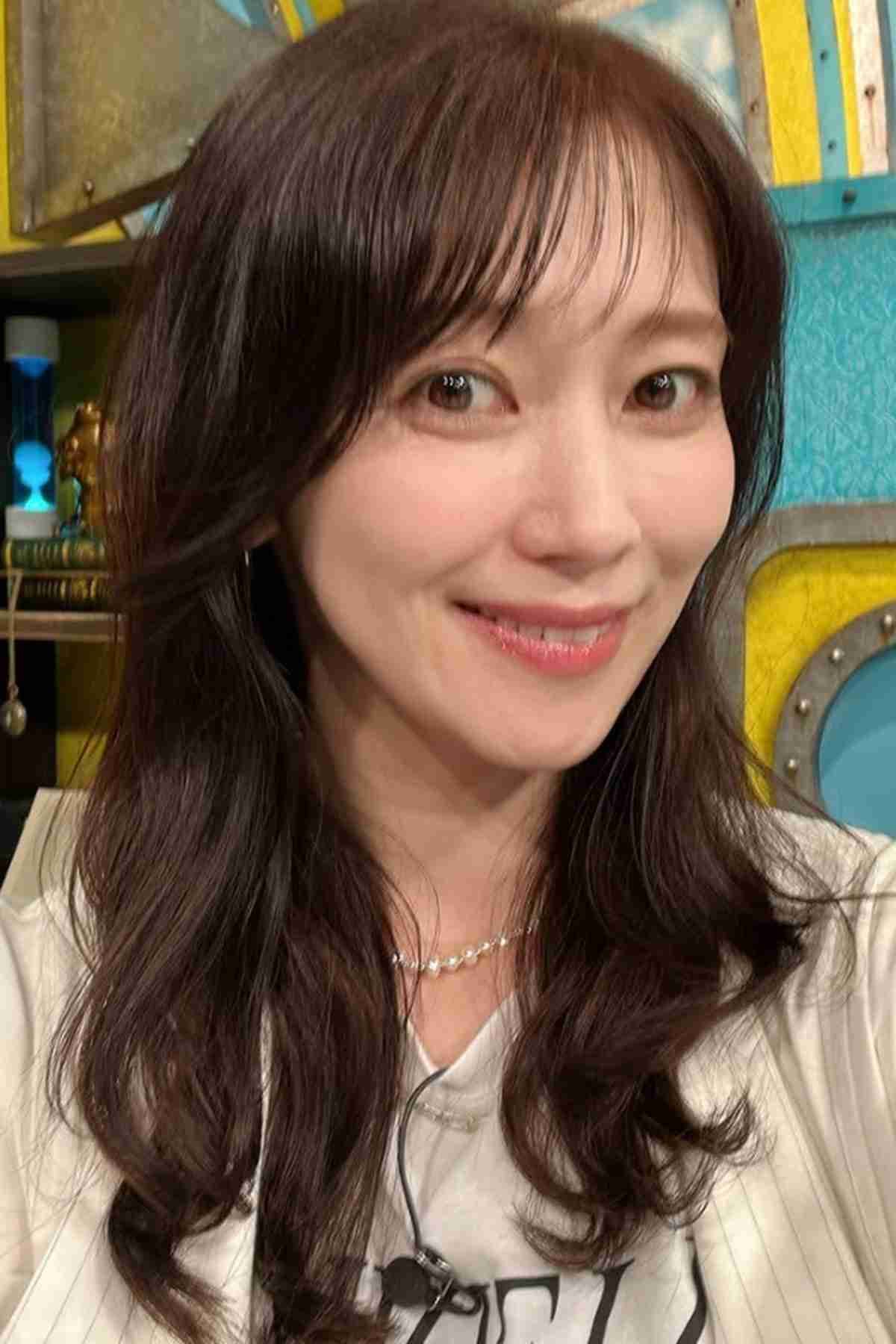 元モー娘。飯田圭織の最新近影に「顔違いすぎない!?」圧倒的“美魔女化”にファンも驚き