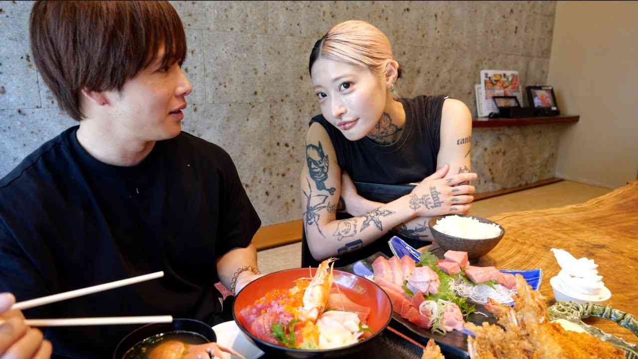 「タトゥー入れてる奴は全員バカです」「5000円好きなんです、バカって」 この道23年の彫り師YouTuberの動画が話題