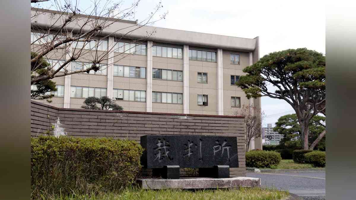 たばこ取るために脇見、玉突き事故で５人死傷…トラック運転の男に有罪判決 : 読売新聞