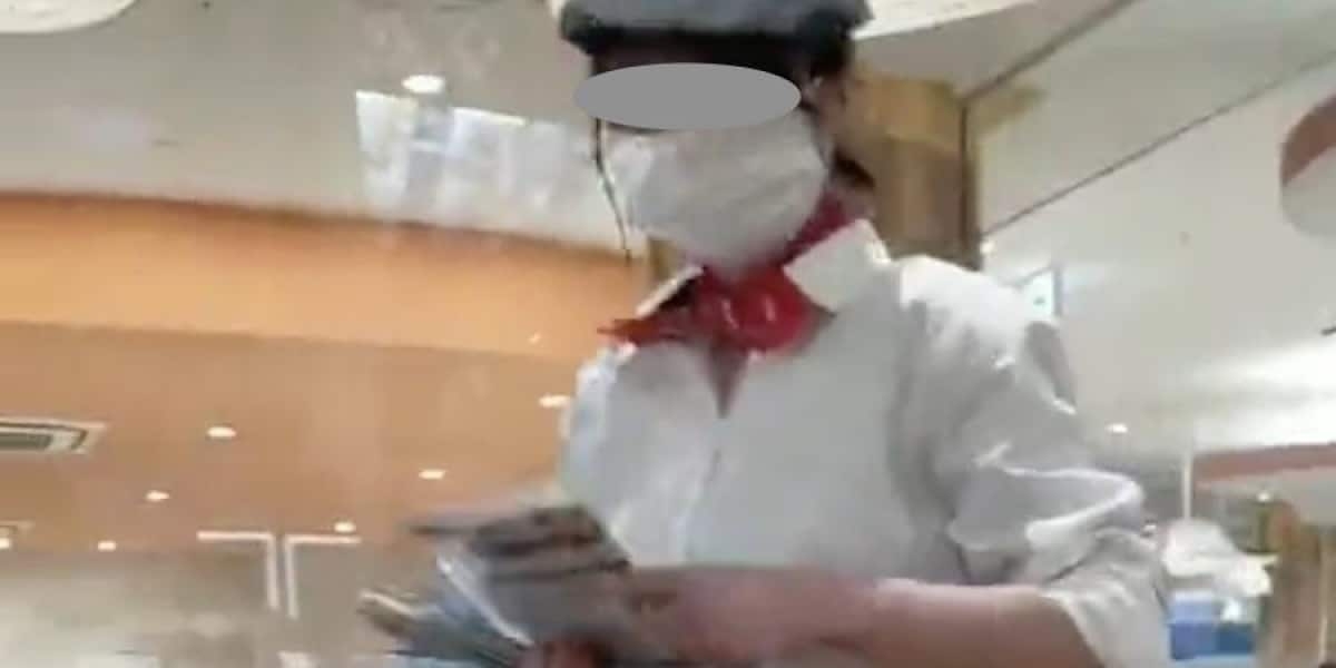 フードコートやマックの店員に擬態？ 「反ワクチン」チラシ配りの動画拡散