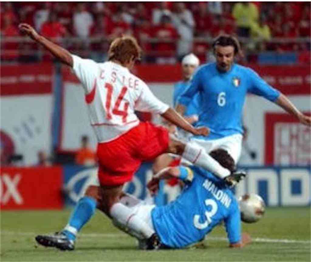 激震!韓国サッカー協会が15年前にW杯予選などで「外国人審判を性的接待していた」疑惑のスキャンダルが発覚!7試合20人が対象で日本人審判が含まれていたとの指摘も…