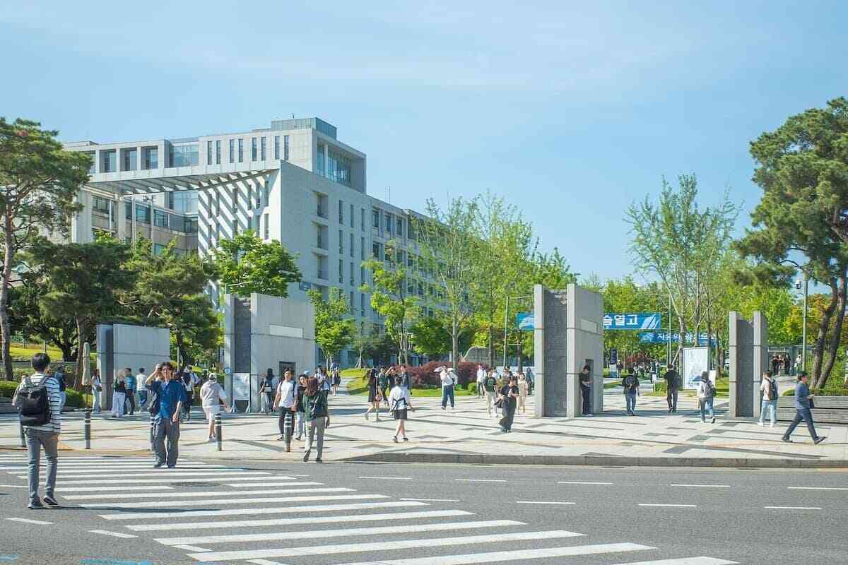 ｢ヘル・コリア｣から日本へ7万人 ── 大企業の高給より日本の｢100％就職率｣を選ぶ若者たち | ニューズウィーク日本版 オフィシャルサイト
