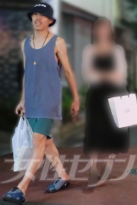 《タンクトップで美女とお泊まり》四千頭身・都築拓紀「書類送検直前」の自宅デート「港区飲み会」に頻繁に顔出す「もう一つの顔」
