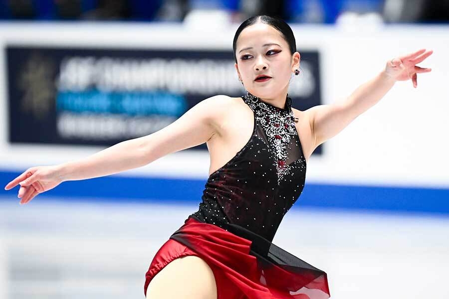 新シーズン開幕早々、フィギュア界に海外から朗報「大好きな2人…嬉しい」　日の丸掲げ笑顔（THE ANSWER） - Yahoo!ニュース