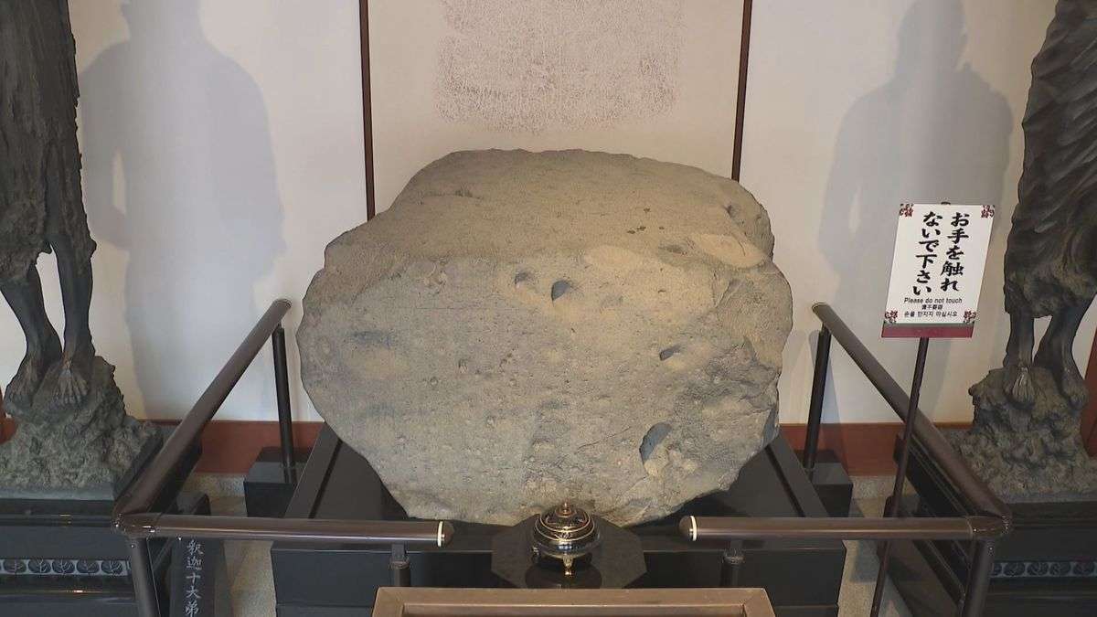 【速報】薬師寺の国宝「仏足石」に油のような液体かけた疑い　台湾出身の39歳の女を逮捕「感動したものに油をかけて祈祷する」容疑認める　奈良県警（2026年8月23日掲載）｜YTV NEWS NNN