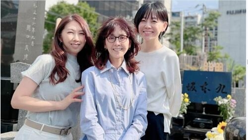 柏木由紀子　亡き夫・坂本九さんの命日に墓参り「主人に見守ってもらい…」日航ジャンボ機墜落事故から41年