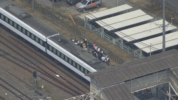 【速報】4人が特急列車と接触し重体　線路での作業中に　全員が意識不明　1人は列車とホームに挟まれたまま 東武日光線・新鹿沼駅｜FNNプライムオンライン
