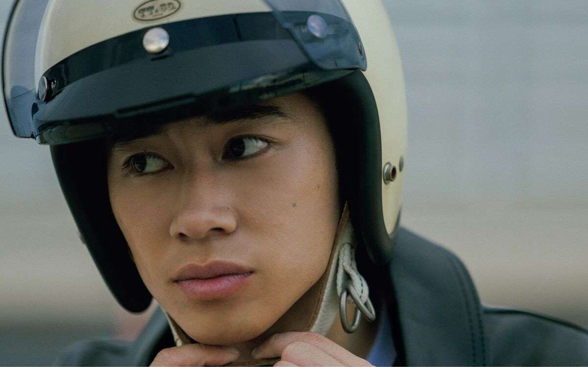 戸塚純貴「初めてのホンダJAZZは離れて暮らしていた父親から」“俺たちの轟”とハーレーでツーリング【『虎に翼』最終回】 | 文春オンライン