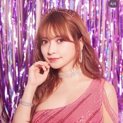 ヘラヘラ三銃士・まりなのビキニ姿が「叶姉妹じゃん」「偽乳だわ」と話題　本人は「胸は加工はしてないので…」