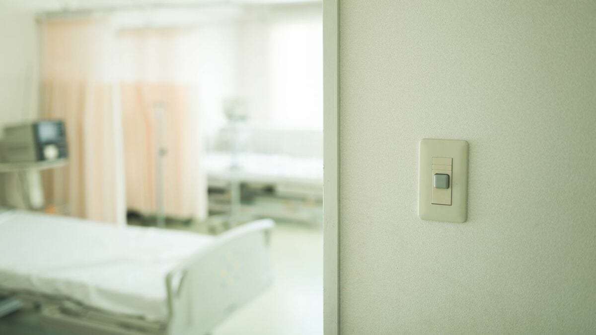 ｢精神病床数｣が世界一レベルに多い日本の異様 精神疾患を持つ人の出口戦略を考えるべきだ | 政治・経済・投資 | 東洋経済オンライン