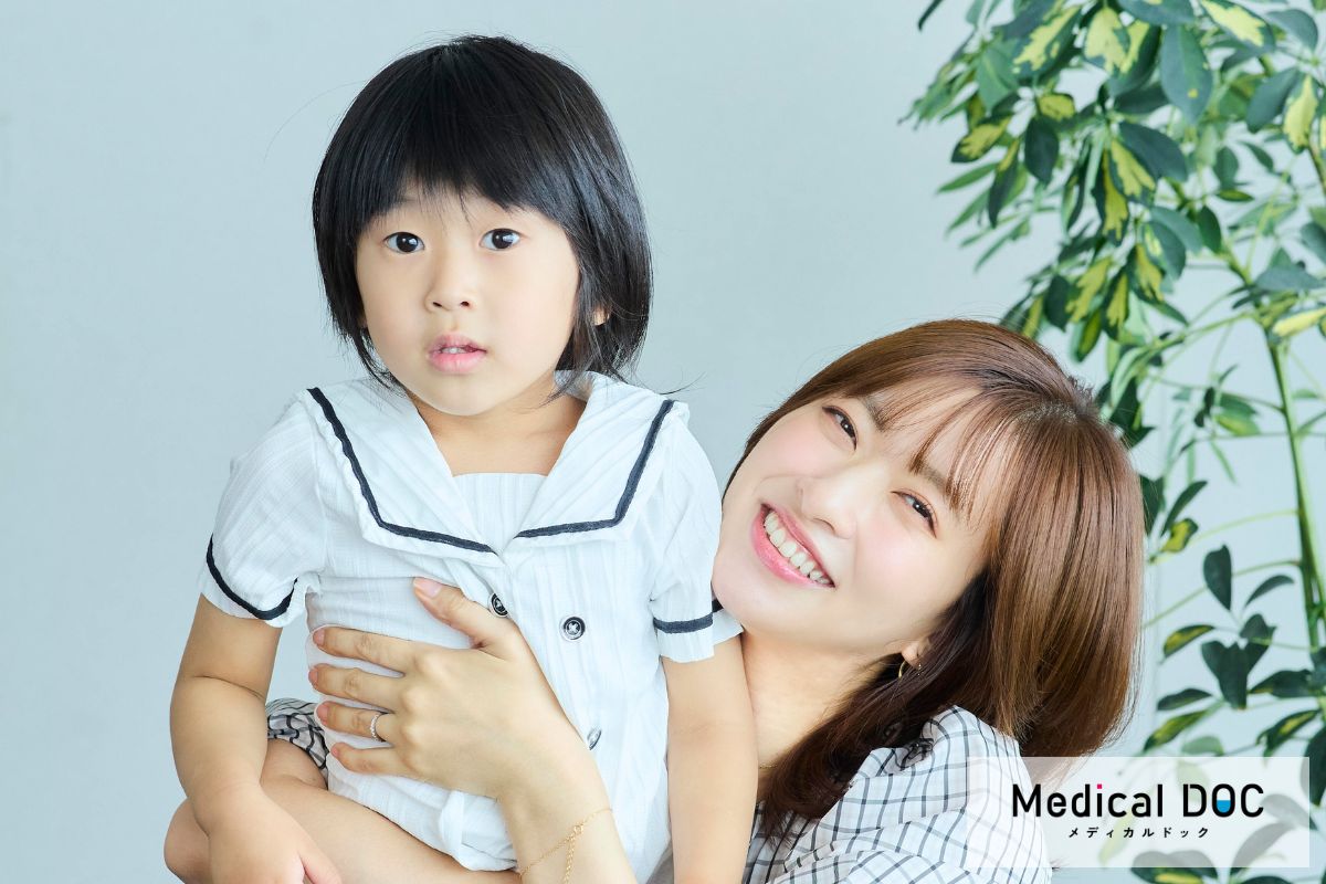 倉持由香、息子の「自閉スペクトラム症」診断にショックで涙… 見逃していた乳幼児期のサインとは | メディカルドック