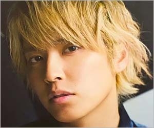 手越祐也が未成年女性と飲酒疑惑、酒飲みバスツアー参加者が暴露。週刊文春報道にジャニーズ事務所のコメントは… | 今日の最新芸能ゴシップニュースサイト｜芸トピ
