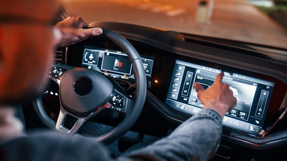 「自動車産業はタッチパネル採用をやめて物理ボタンに戻すべき」と自動車安全評価システムのEuro NCAPが提言 - GIGAZINE