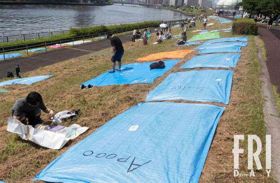 【現場ルポ】夏の風物詩が喰い物に…隅田川花火大会で暗躍した中国人「場所取り転売ヤー」の高笑い