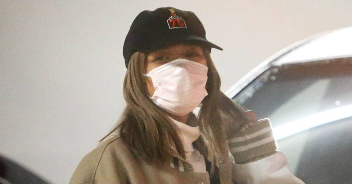 「品がない」消えた元バラエティ女王（36）“ほぼ下着”姿で華道に一部から疑問の声…“ショーパン”田植えも賛否に | 女性自身