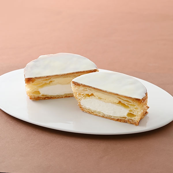 ミルクとホワイトチョコのクイニーアマン	｜商品情報｜ファミリーマート