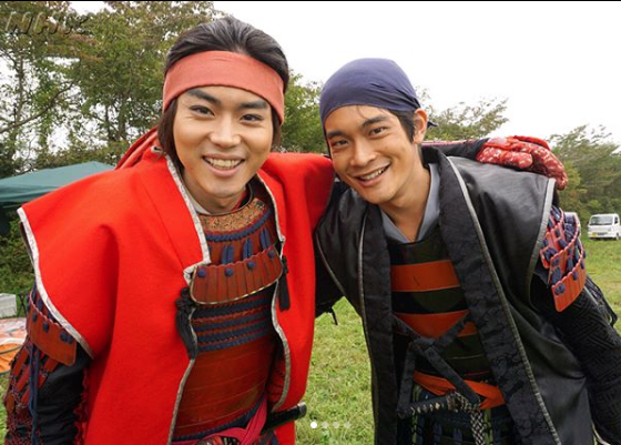 「顔面国宝やわ！」『豊臣兄弟！』Hey！ Say！ JUMP・山田涼介の武将姿を公開、ネット歓喜「ビジュ良すぎん」「こんな美しい秀次は初めて」