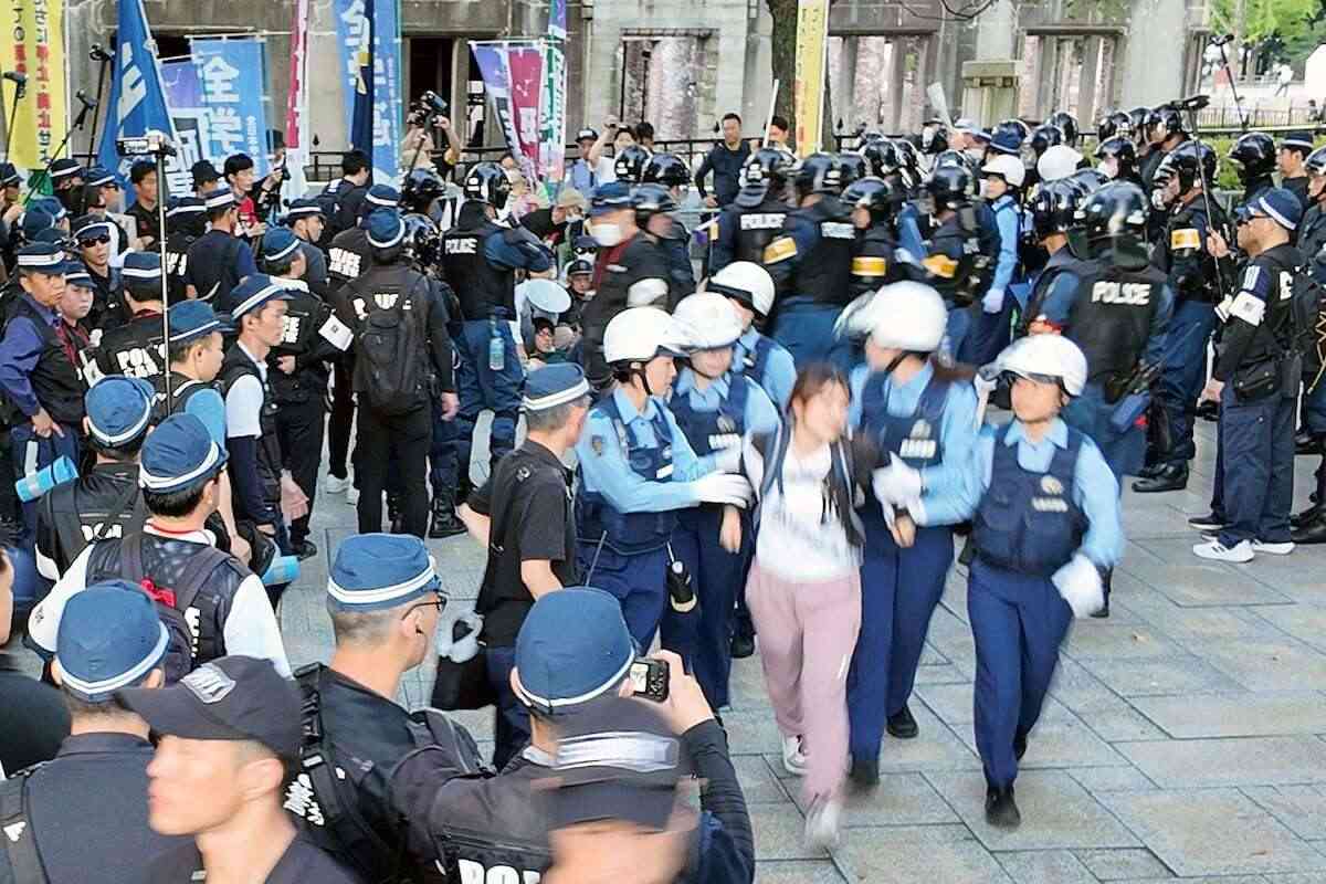 原爆ドーム前から排除の女性活動家「来年も座り込む」 中核派から分裂後、初の目立つ活動