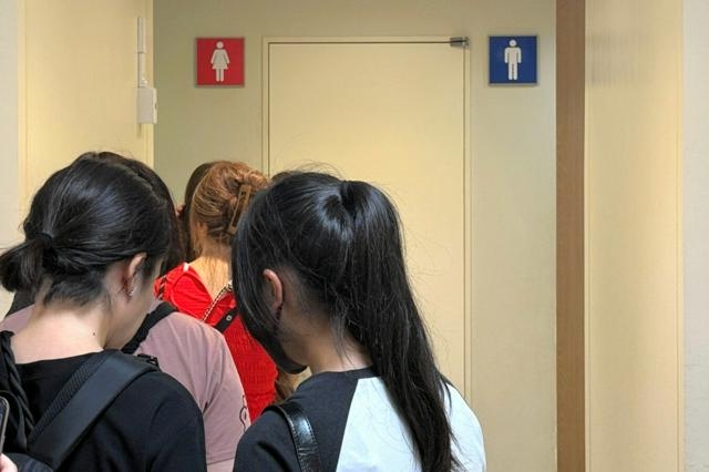トイレ便器数の算出基準、学会が見直しへ　「女性に厳しかった」（朝日新聞） - Yahoo!ニュース