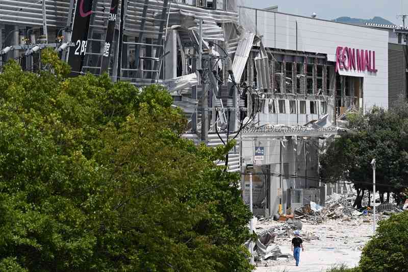 イオンモール熊本での捜索終了 地震後に大規模爆発、7人死亡