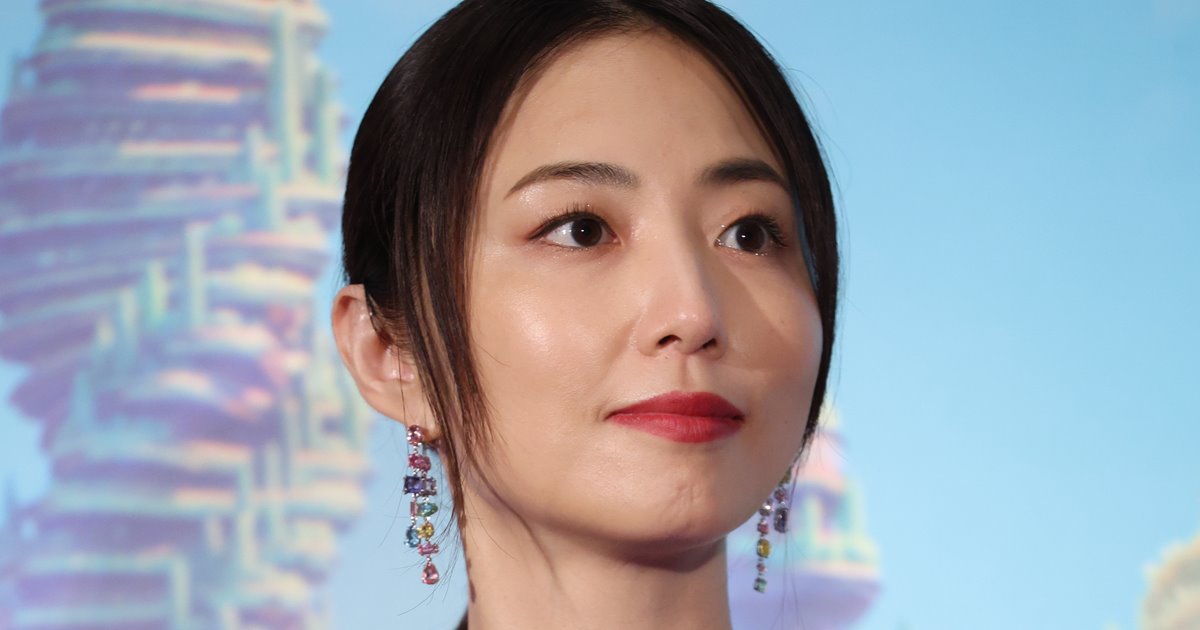「人に火をつけた」出演者の発言が波紋のなか…MEGUMI『ラヴ上等』出演者への誹謗中傷自粛に警告も“不良を見世物化”の制作側に相次ぐ疑問の声 | 女性自身