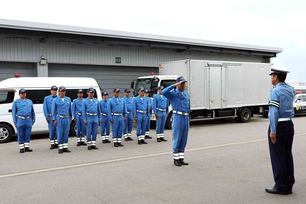 熊本地震被災地へ富山県警が援助隊派遣　現地で交通整理（北日本新聞） - Yahoo!ニュース