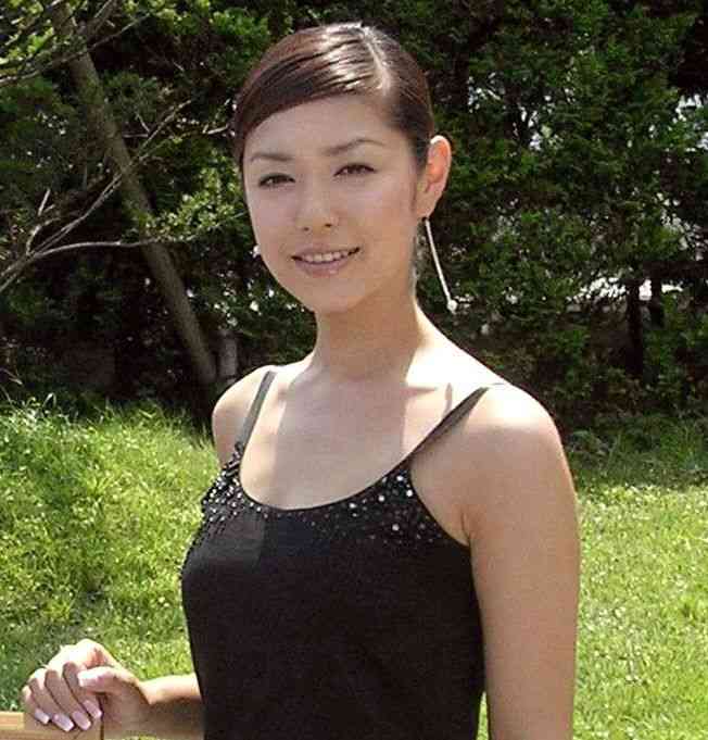 「最高峰の国際資格」に合格した加藤紀子　作業にいそしむ53歳の近影　畑仕事でもマジカル美貌｜よろず〜ニュース