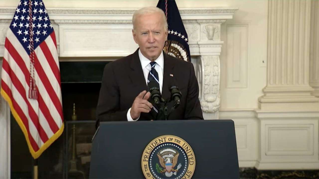 Biden Orders Vaccination Mandates for Larger Employers, Federal Workforce