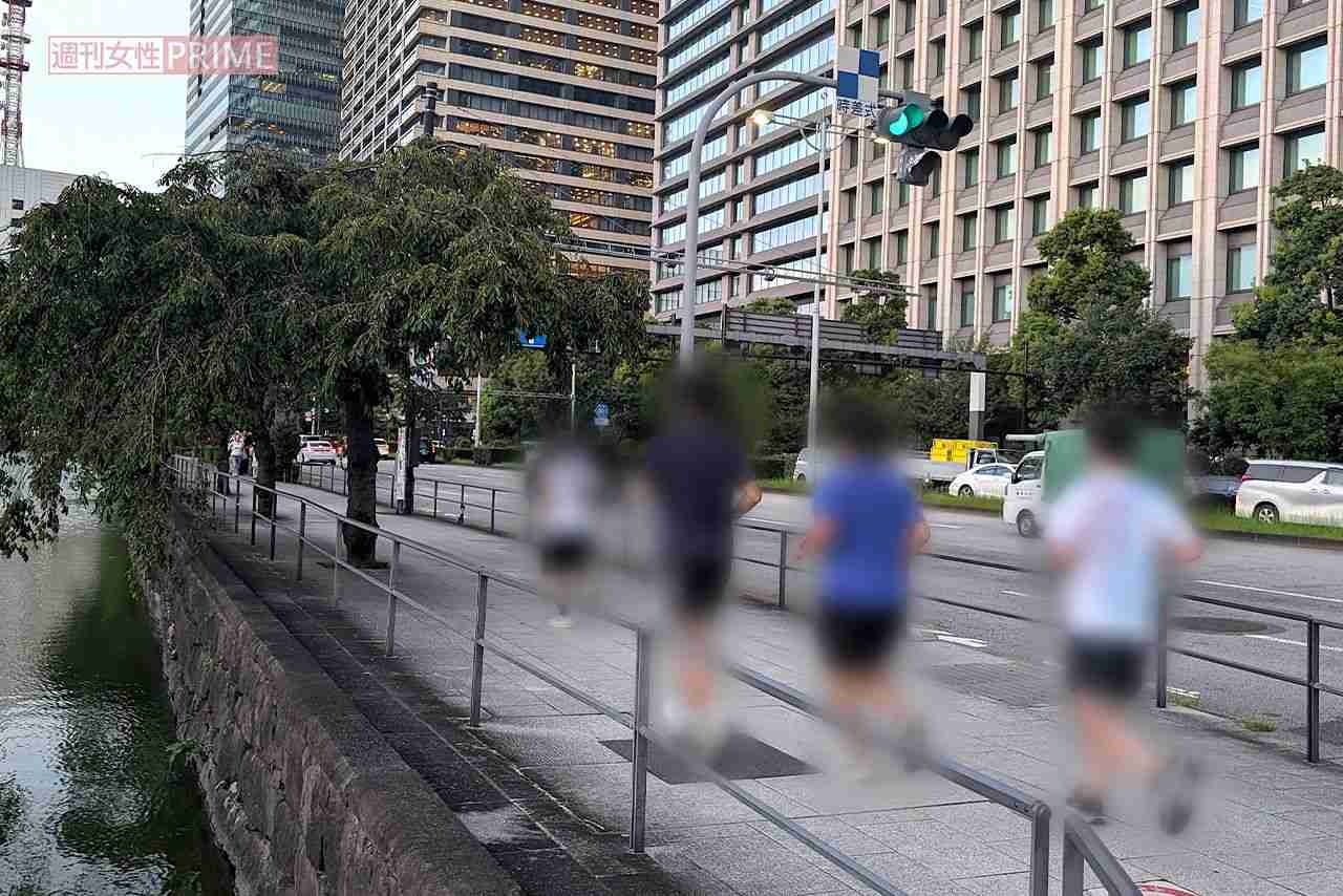 皇居ランナーが増加で皇居周辺が大混雑、マナー違反も目立ち《そろそろ禁止でいいのでは》管理者に聞いた「周囲への配慮」 | 週刊女性PRIME