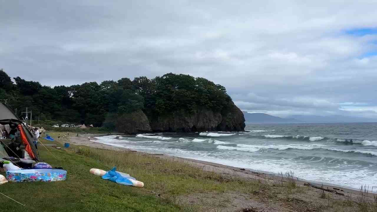 海で流された子ども2人の救助に向かった39歳の父親が溺れ心肺停止　子ども2人は自力で岸へ上がり無事　北海道豊浦町の海岸