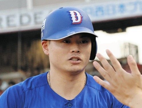 「粋やねぇ」中日・細川成也、28歳誕生日に後輩から高級サングラスのプレゼント！イニシャル刻印に「ありがとう」（中日スポーツ） - Yahoo!ニュース