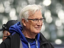 ドジャースオーナー､借り入れ返済に奔走-捜査渦中でレーカーズ手放す（Bloomberg） - Yahoo!ニュース