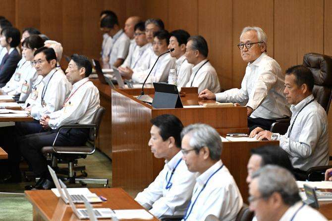 【速報】福岡県議会、蔵内議長の辞職勧告決議案の採決中止（西日本新聞me） - Yahoo!ニュース