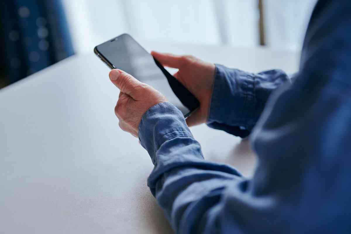 仕事や家を探せない…スマホ契約できない「携帯ブラック」の困難　＃マイノーマル（時事通信） - Yahoo!ニュース