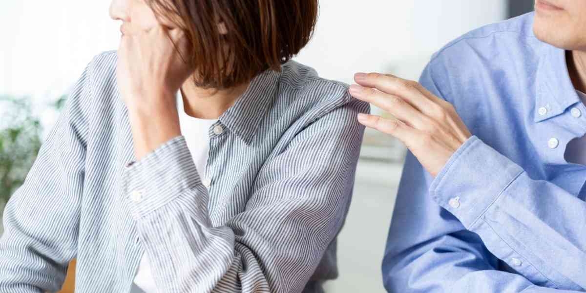 夫が外で子どもを作ってしまったが、相手方が「私生児になっては困る」とお金を包んで頭を下げに来ても応じず、晩年まで離婚に応じなかった親戚の話→「一生復讐になる」「これ本人幸せなの？」