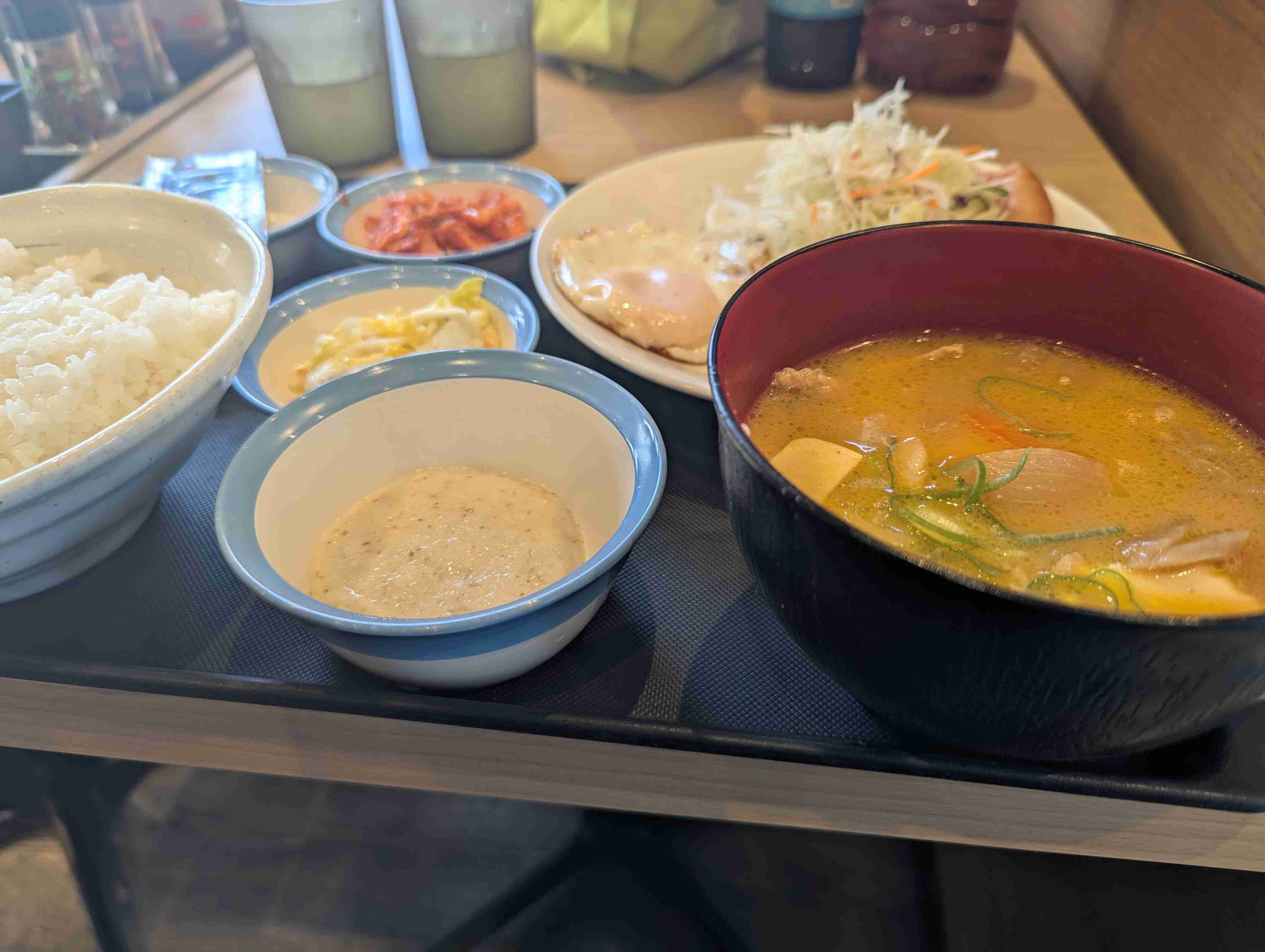 朝ガッツリ食べる人いますか?