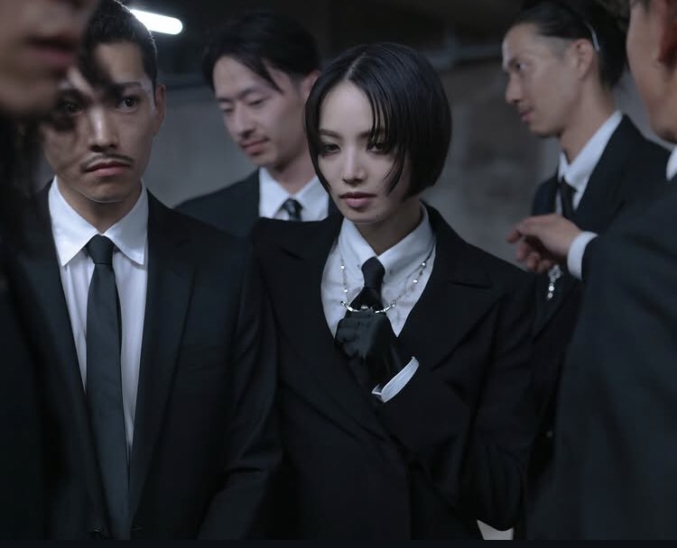 十字架のネックレスは痛い？