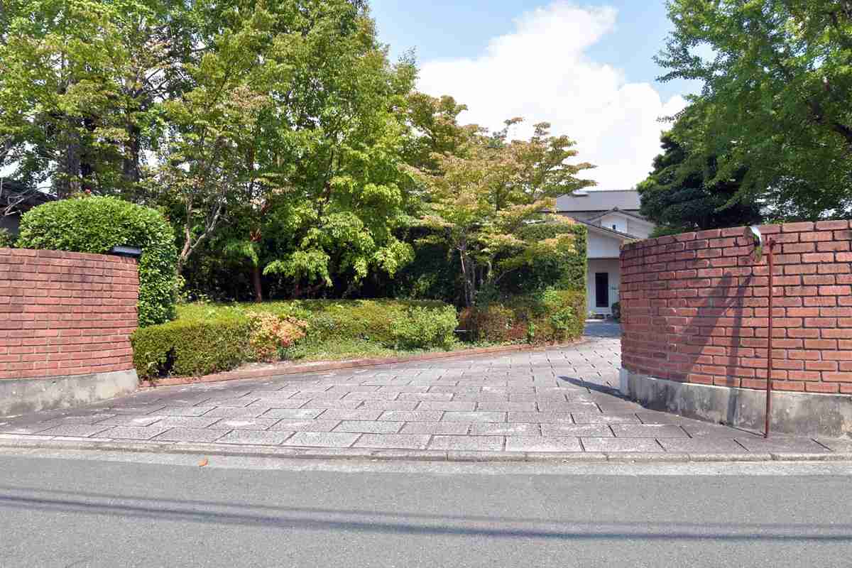 《妻はひきこもり状態に》カツアゲ疑惑の“福岡県議会のドン”蔵内勇夫氏　1000平米超え豪邸で騒動後に起きていた“異変”と近所の悪評「一度も会ったことがない」