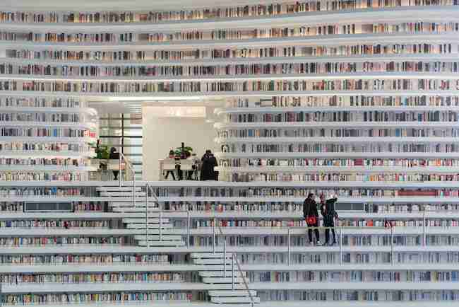 新しいお洒落な図書館が羨ましい