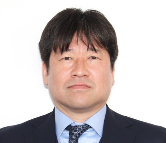 佐藤二朗、妻とのハグを報告「君と生きてきて、本当に良かった」7・15以来の投稿「文〇砲より遥かに威力は弱いが…」  | オリコンニュース（ORICON NEWS）