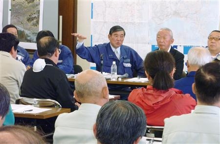 石破氏、仮設住宅の建設急げ／避難所で一泊後に強調 | 全国ニュース | 四国新聞社