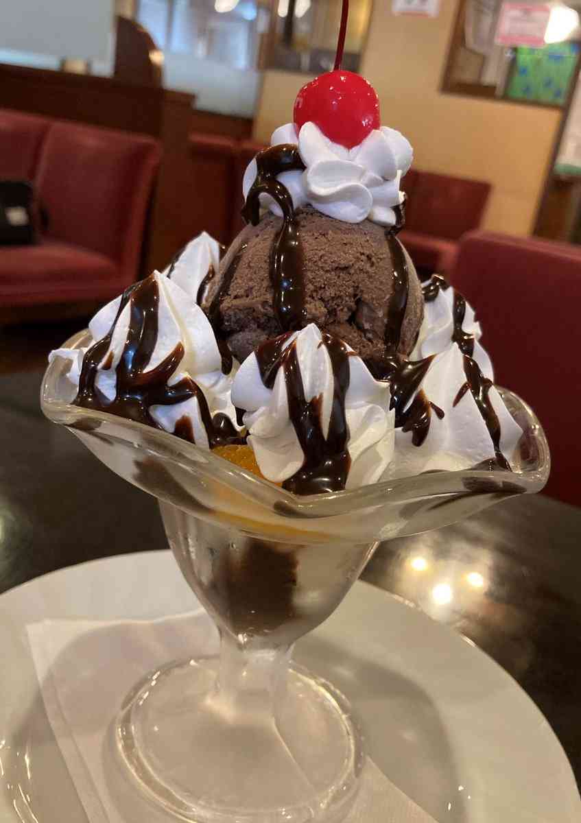 郊外や田舎のレトロな雰囲気の喫茶店が好きな人