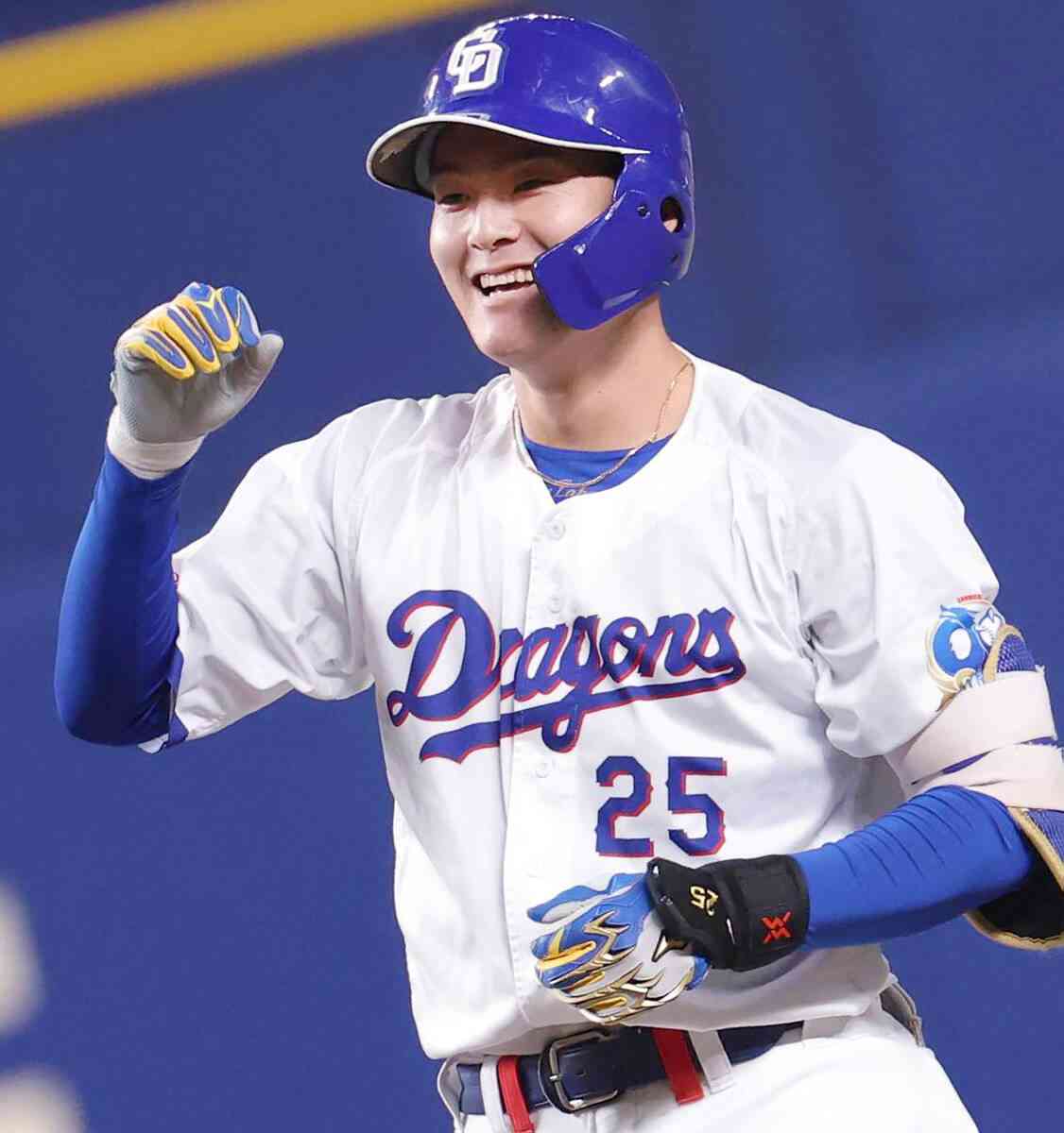 【中日】石川昂弥が仲良しサノーの悔しさ晴らす決勝打　道中でいきなり「たかやさーん！」に「あんな明るい助っ人見たことない」（スポーツ報知） - Yahoo!ニュース