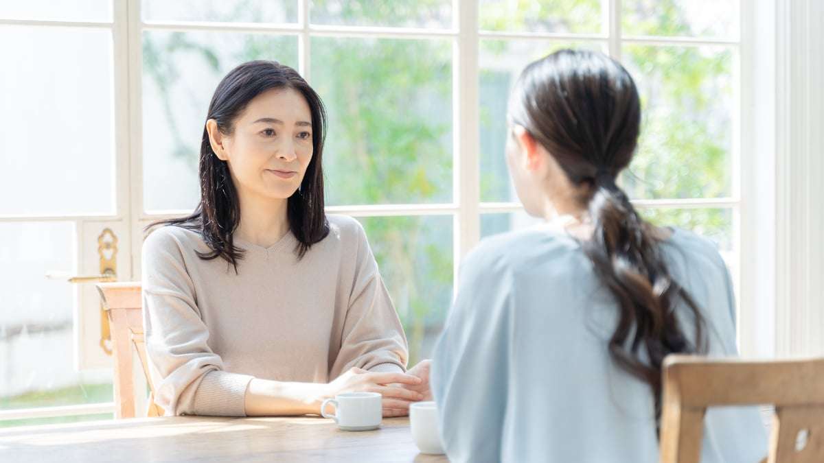 「結婚は？」「子どもは？」 親のおせっかい、もはやホラー？ 「帰省ブルー」が“正常な生存本能”と言えるワケ | オトナンサー
