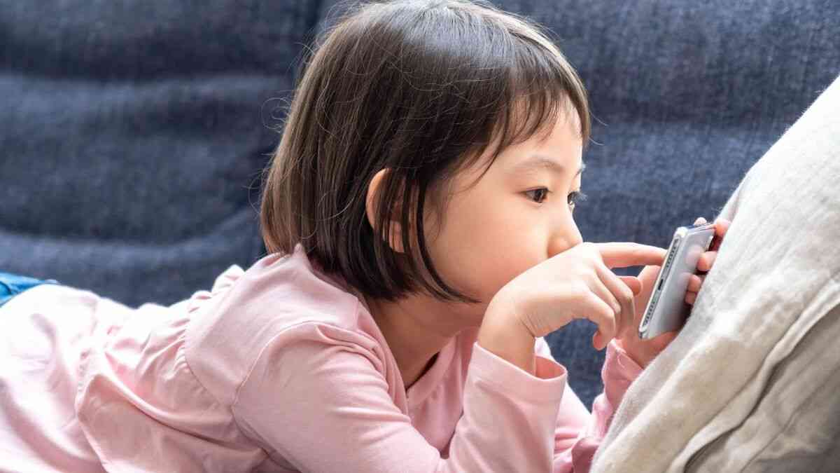 「孫は、もういいですわ…」朝から晩までスマホに釘付けな息子一家のお盆滞在1週間。76歳夫婦にドッと押し寄せた疲労と“本音”｜資産形成ゴールドオンライン