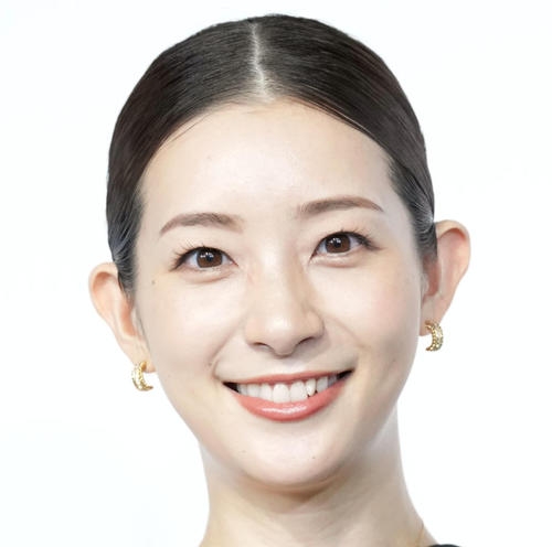 足立梨花「みそ汁の小松菜も割り勘」夫との結婚生活は完全折半「レシートに丸付けて」 - 芸能 : 日刊スポーツ