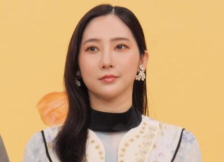 会計後に背後から蹴られ「ええっ!」ファーストサマーウイカ「バーって走ってきて」「あの時どうすればよかったんだろう?」「ママも傷だらけだったから…」