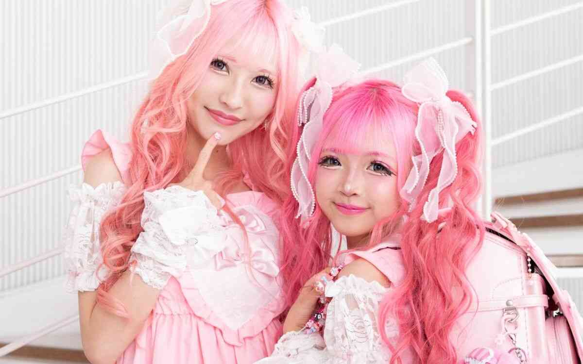 ママは『小悪魔ageha』出身、5歳から自分でメイクを始め…全身ピンク色の姫ギャル小学生（11）が明かす、意外な学校生活 | 文春オンライン