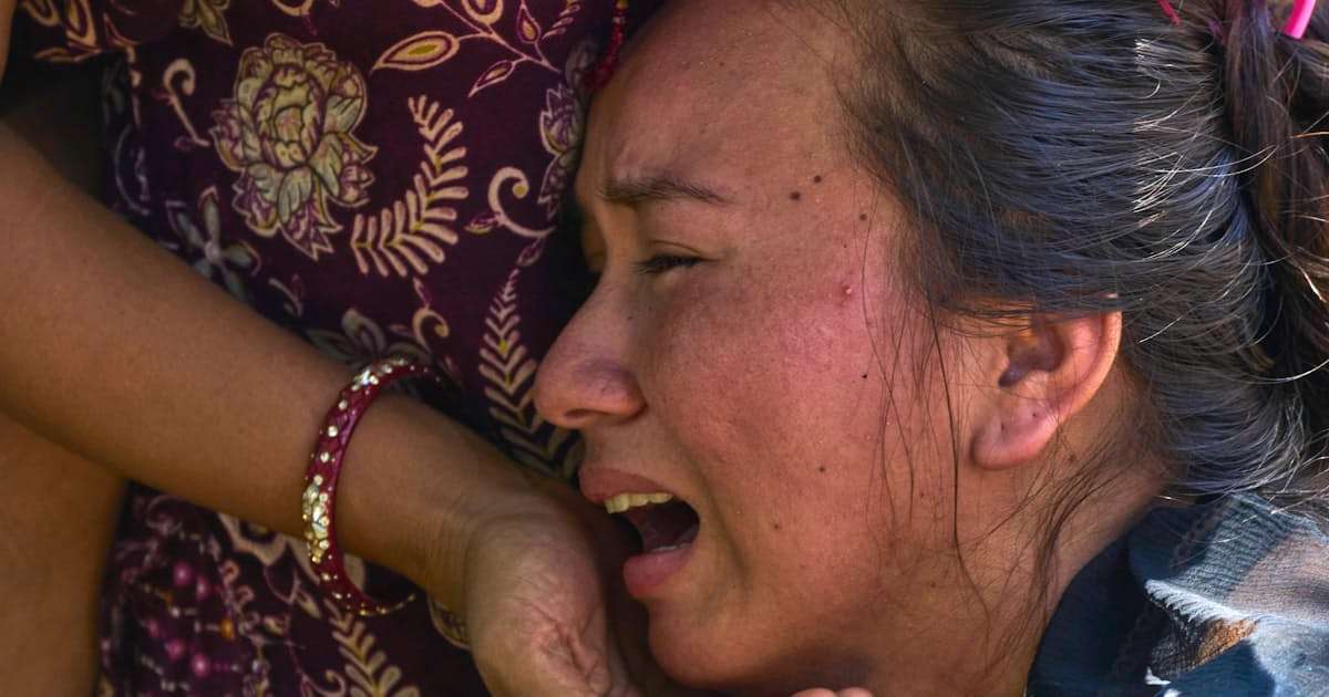 ネパール・中国の土石流、死者390人超に　邦人5人は依然連絡とれず - 日本経済新聞